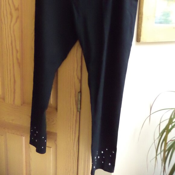 STYLE & Co. Plus Legging ~ Capris Length Black with Studs Accents at Base New - Picture 2 of 11